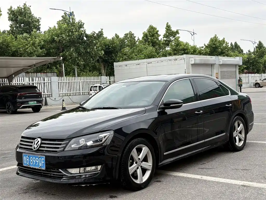 Volkswagen Passat 2013 — фото 2