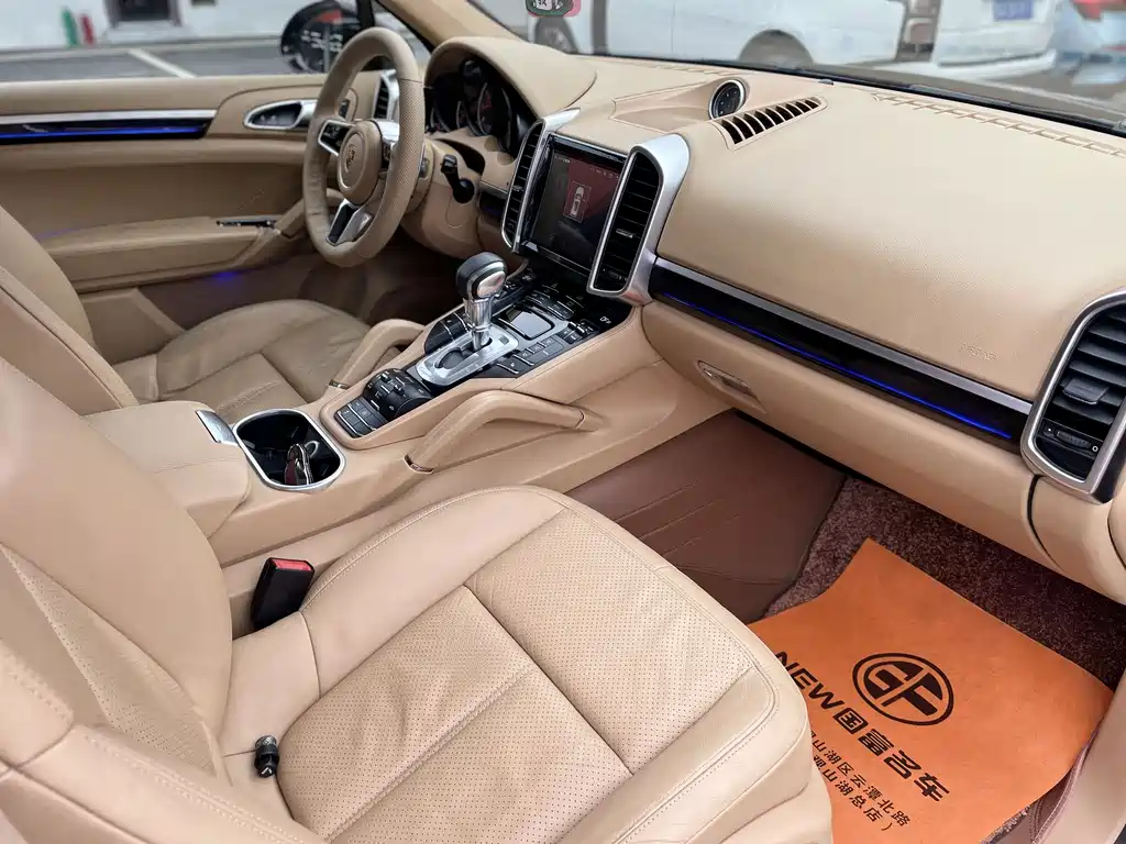 Porsche Cayenne 2016 — фото 10