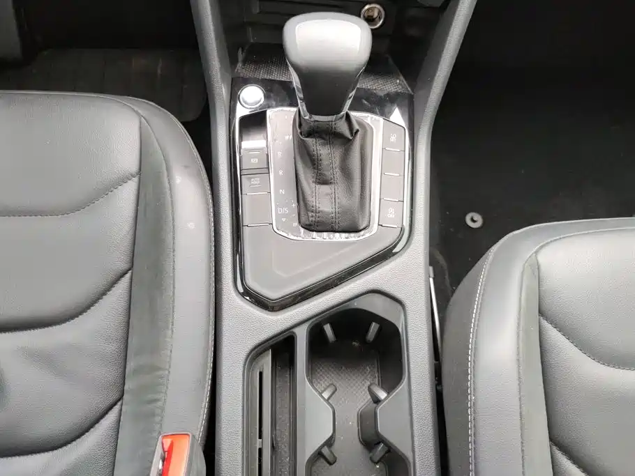 Volkswagen Tiguan L 2018 — фото 16