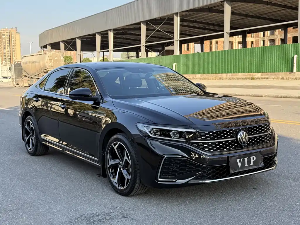 Volkswagen Passat 2023