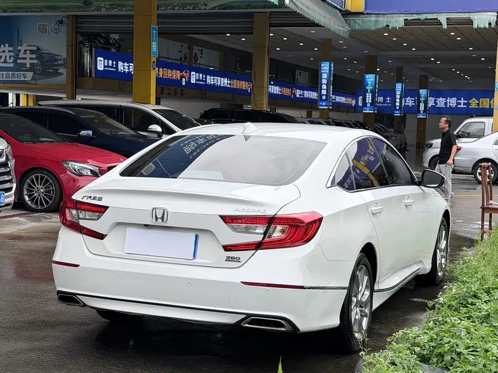 Honda Accord 2019 — фото 11