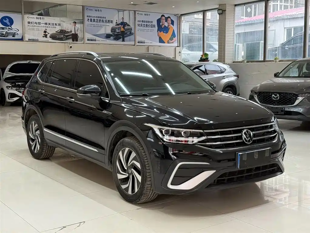 Volkswagen Tiguan L 2023 — фото 3