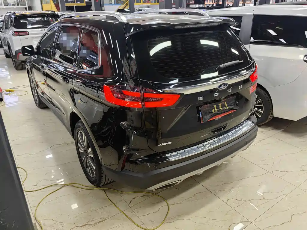 Ford Edge 2022 — фото 12