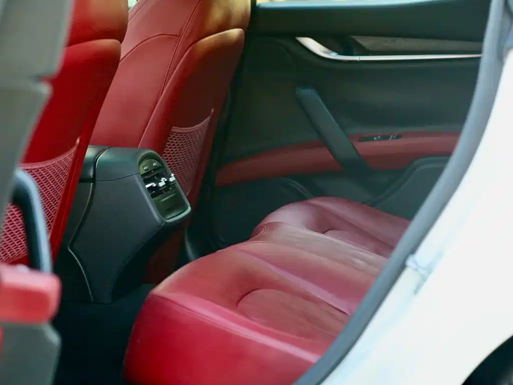 Maserati Ghibli 2015 — фото 11