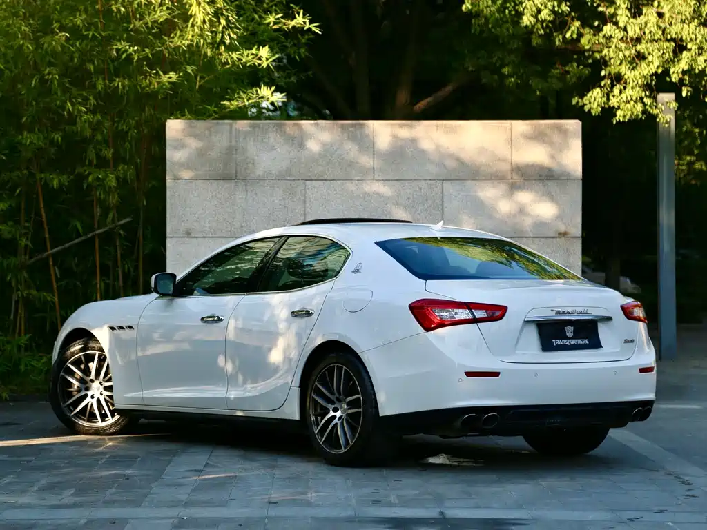 Maserati Ghibli 2015 — фото 15