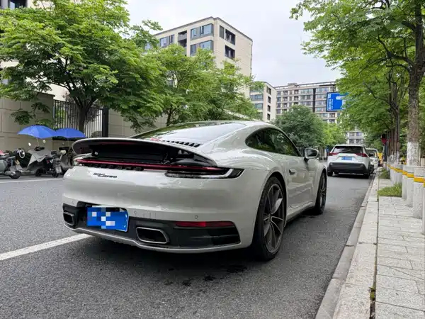 Porsche 911 2021