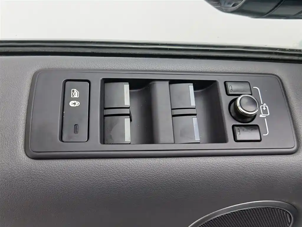 Land Rover Sport 2015 — фото 9
