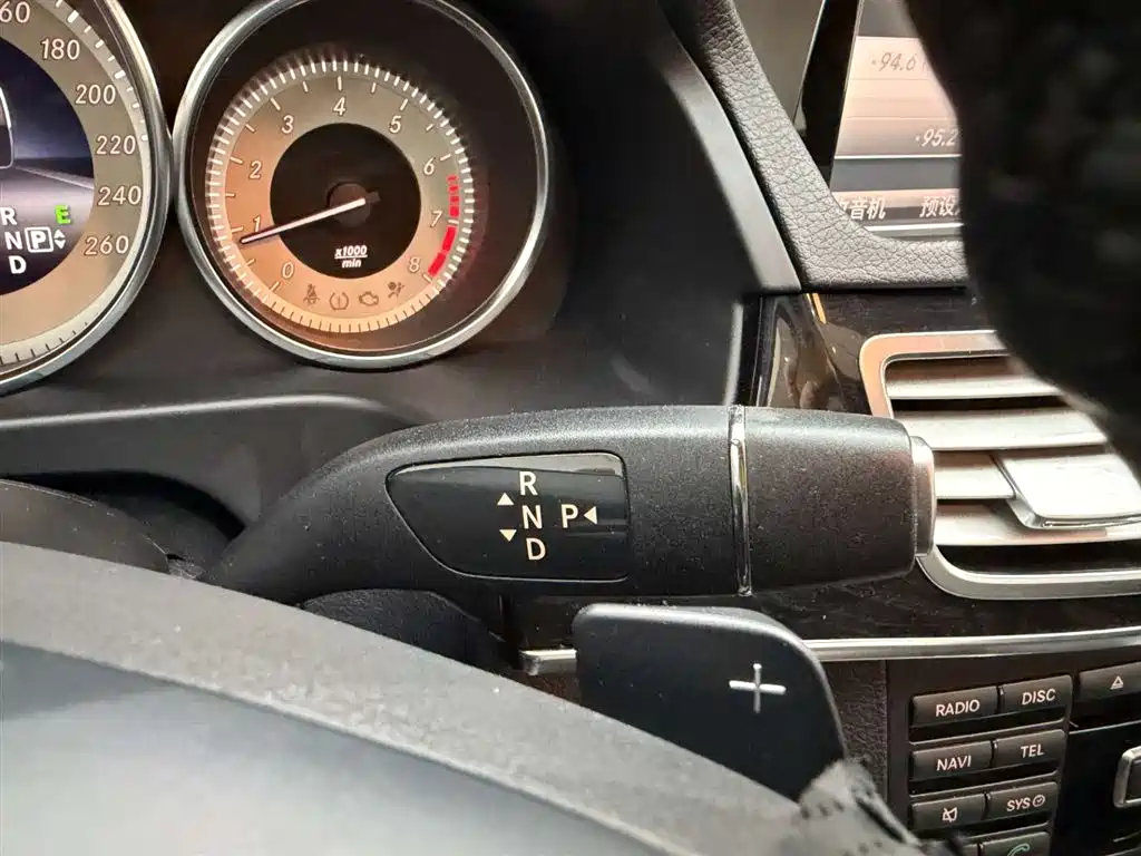Mercedes-Benz E-Class 2015 — фото 23