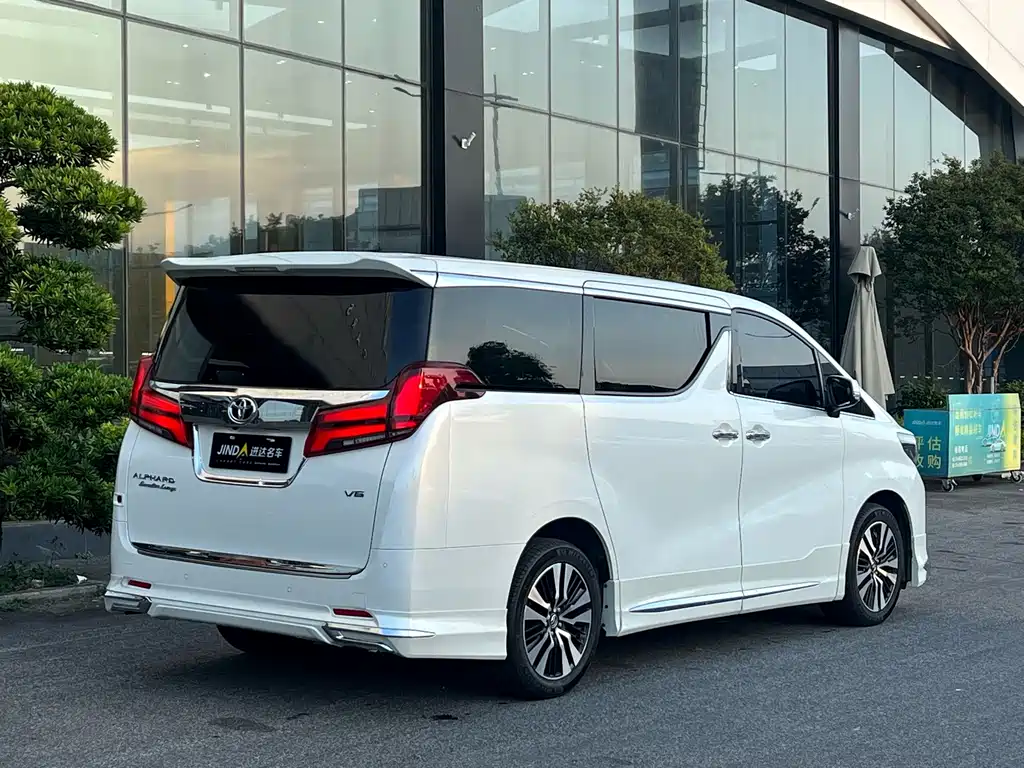 Toyota Alphard 2018 — фото 9
