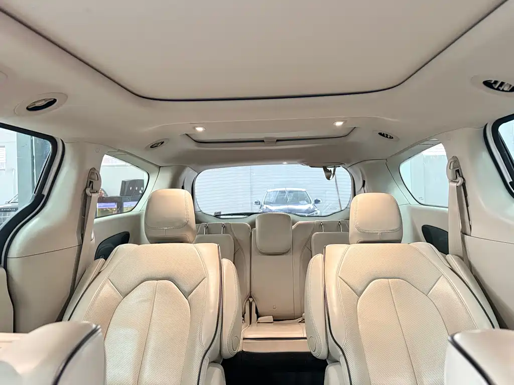 Chrysler Grand Voyager PHEV 2020 — фото 16