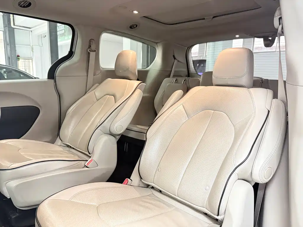 Chrysler Grand Voyager PHEV 2020 — фото 10