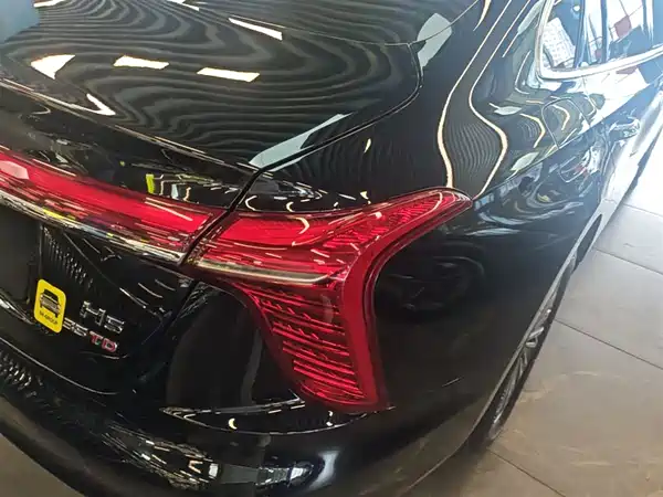 Hongqi H5 2025