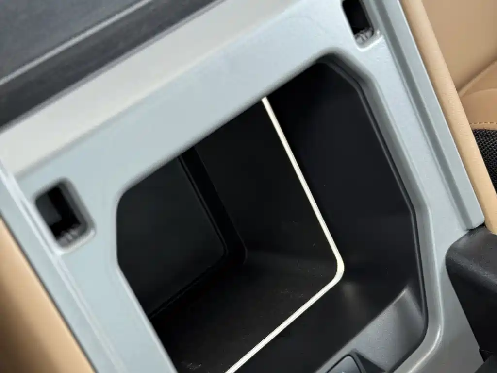 Land Rover Defender 2024 — фото 17