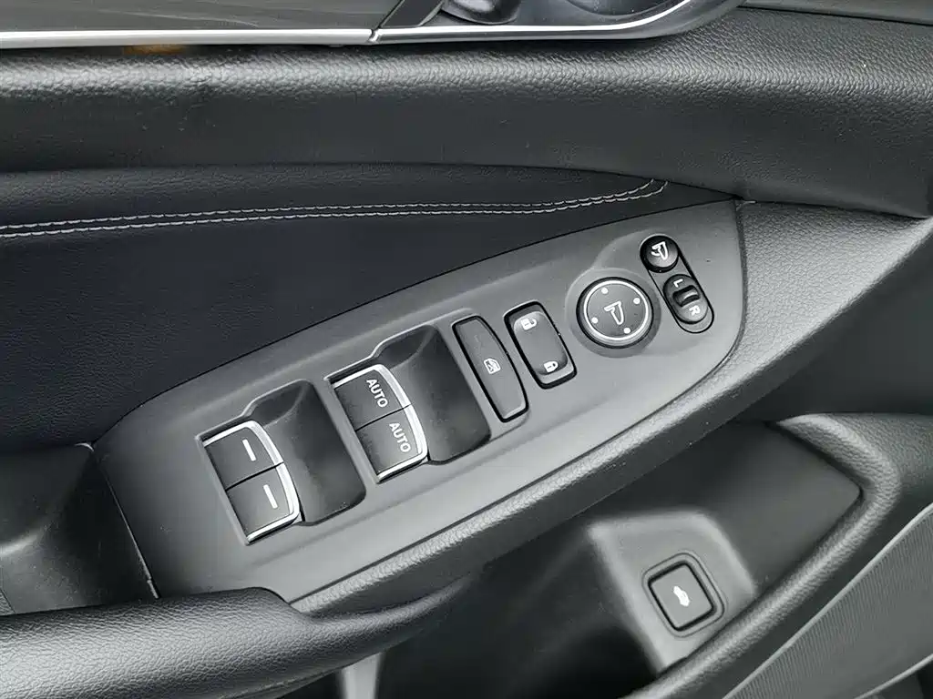 Honda Accord 2020 — фото 9