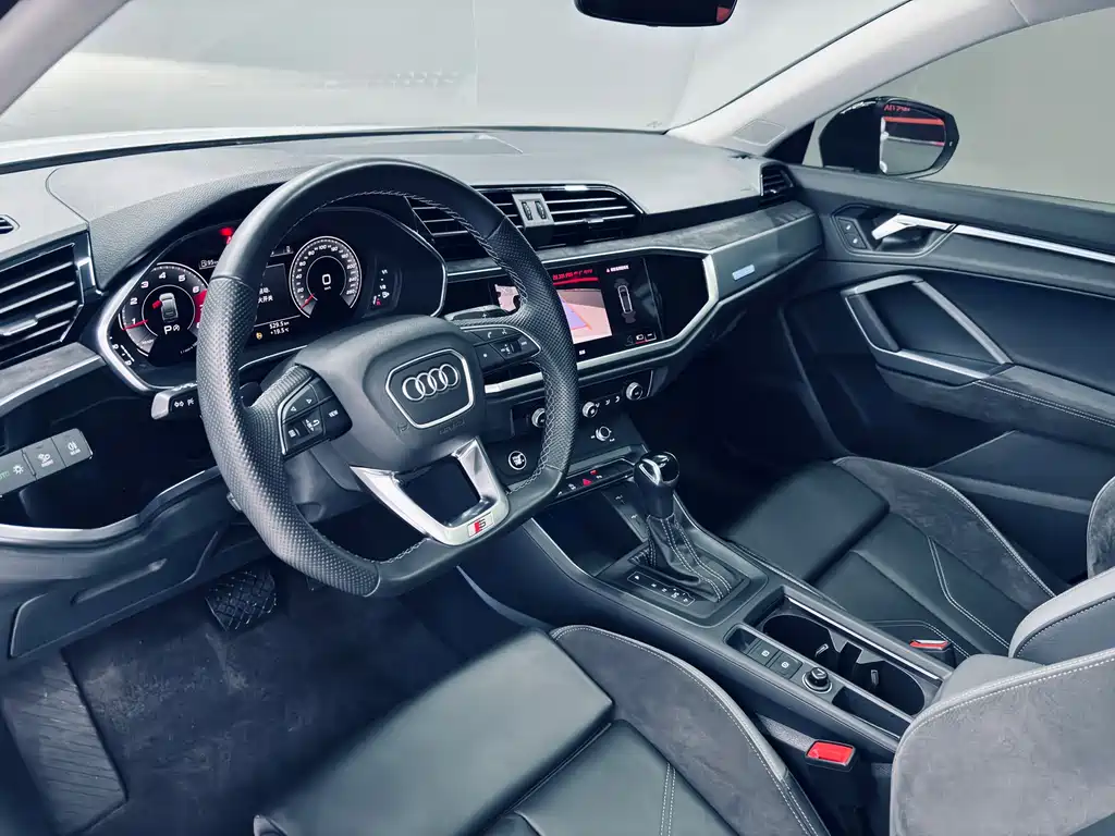 Audi Q3 Sportback 2023 — фото 9