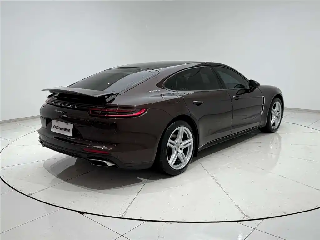 Porsche Panamera 2018 — фото 8