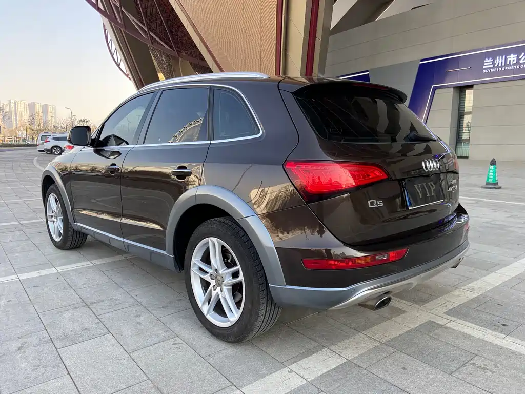 Audi Q5 2017 — фото 15