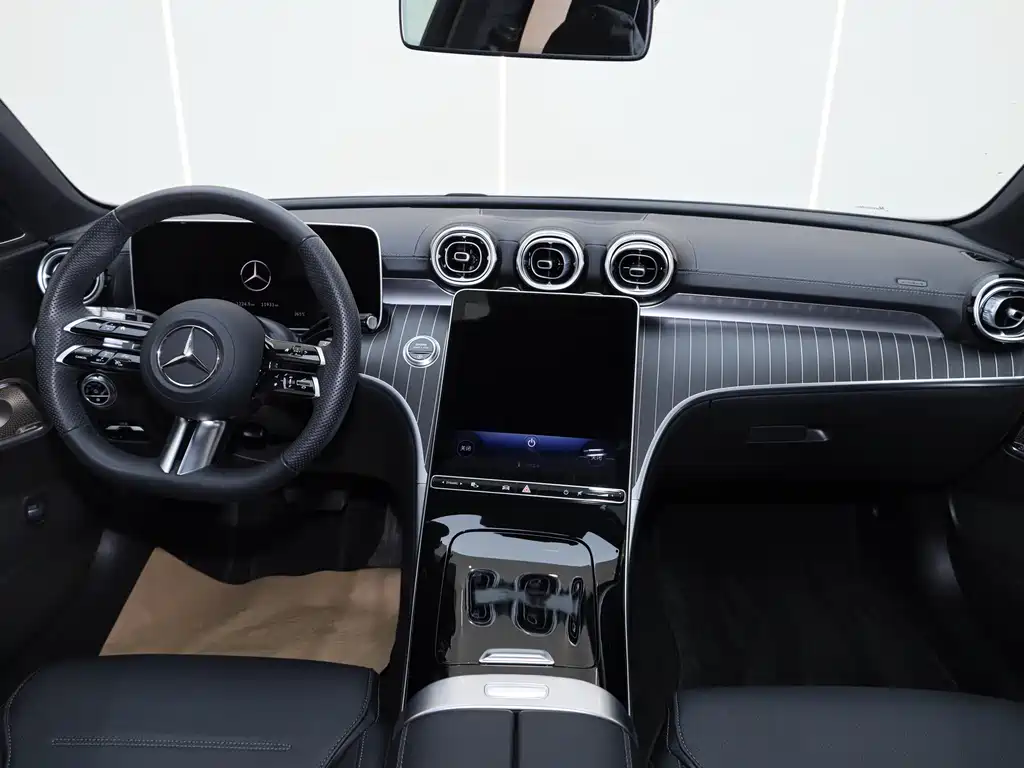 Mercedes-Benz C-Class 2024 — фото 30