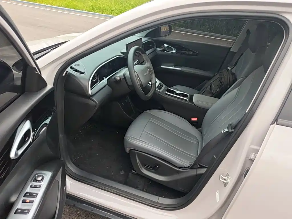 Geely Galaxy Starwish 2026 — фото 16