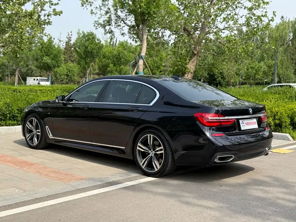 BMW 7 Series 2018 — фото 22