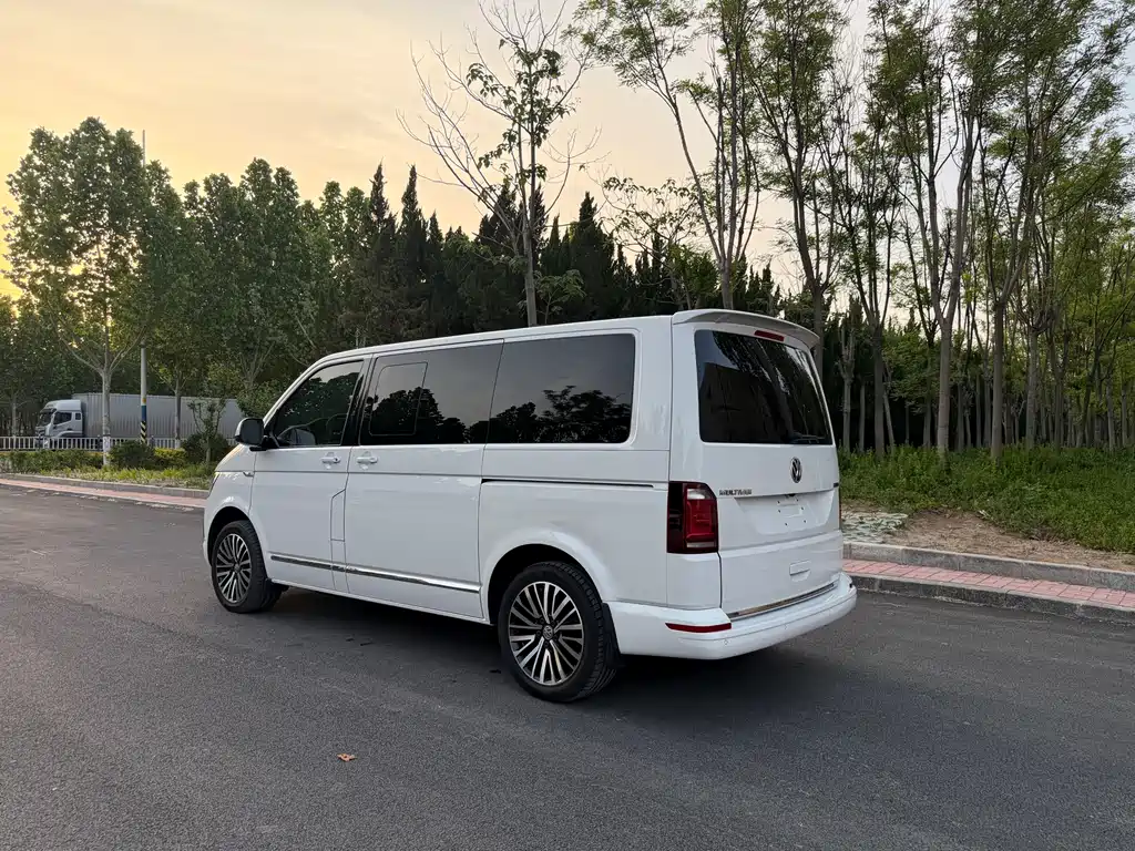 Volkswagen Multivan 2018 — фото 5