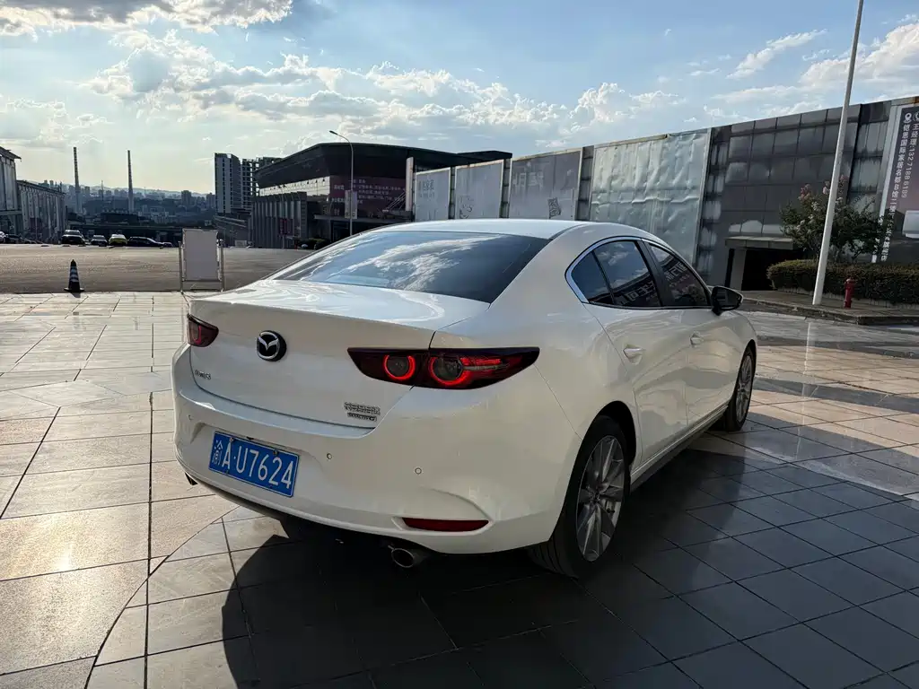 Mazda 3 Angkesela 2022