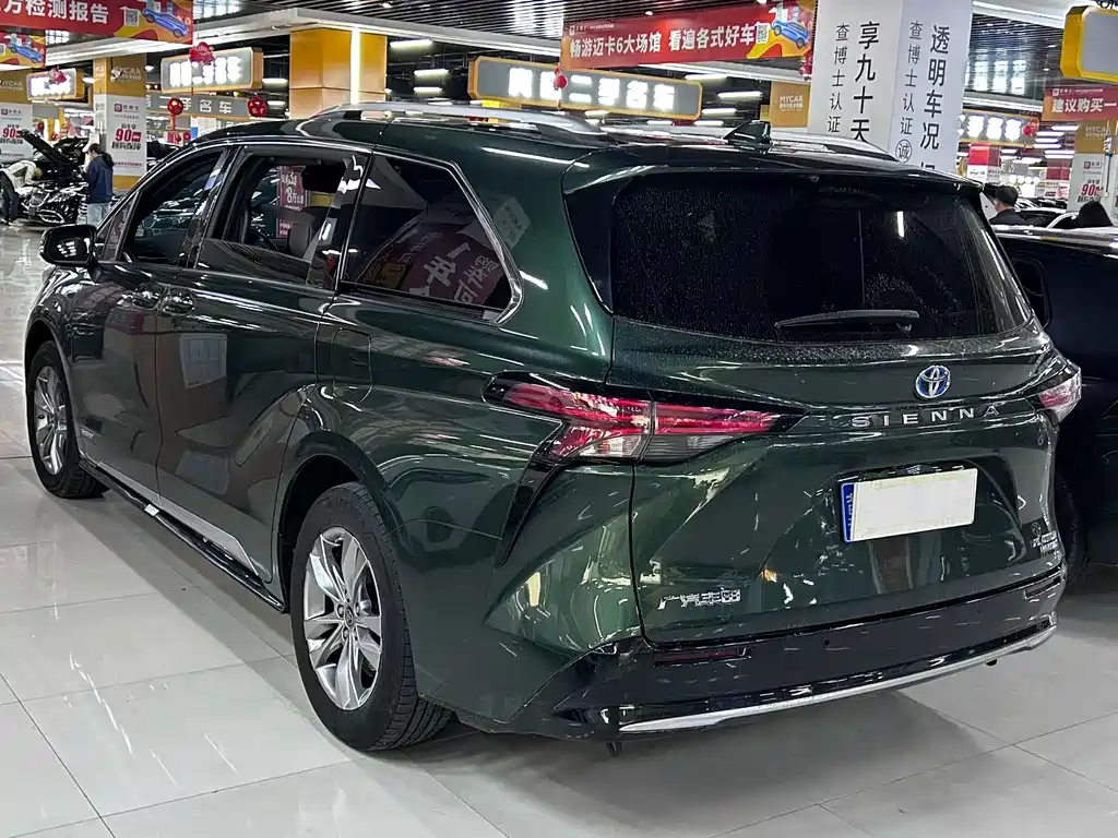 Toyota Sienna 2021 — фото 18