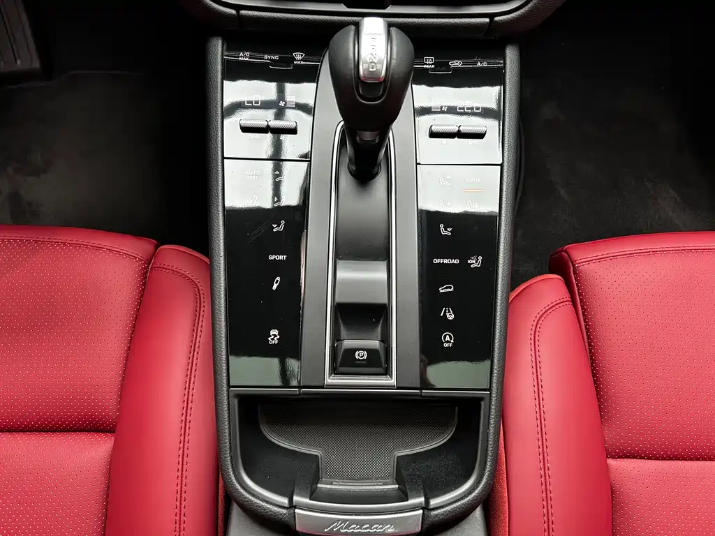 Porsche Macan 2023 — фото 18