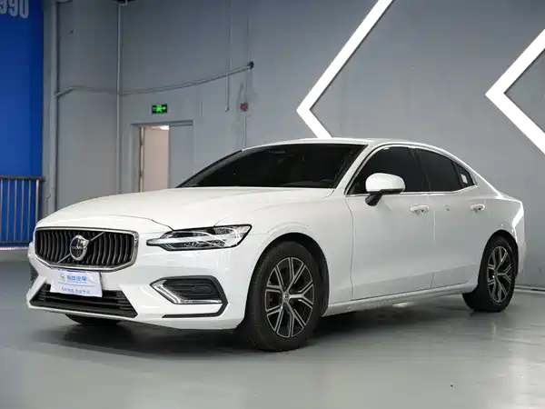 Volvo S60 2023