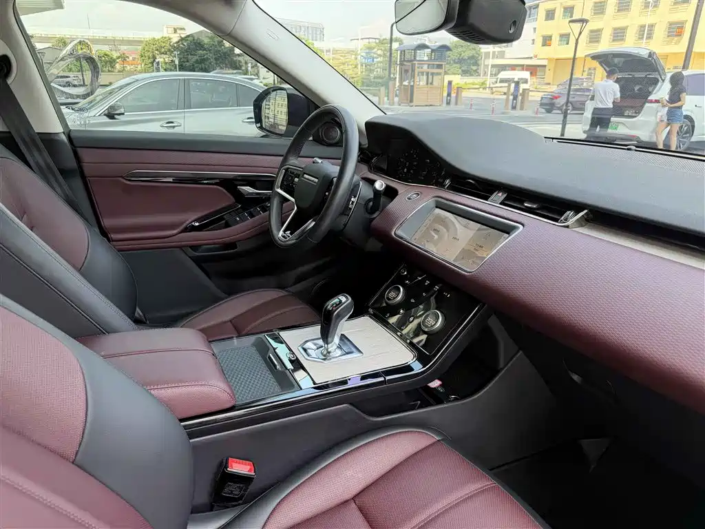 Land Rover Evoque 2023 — фото 29