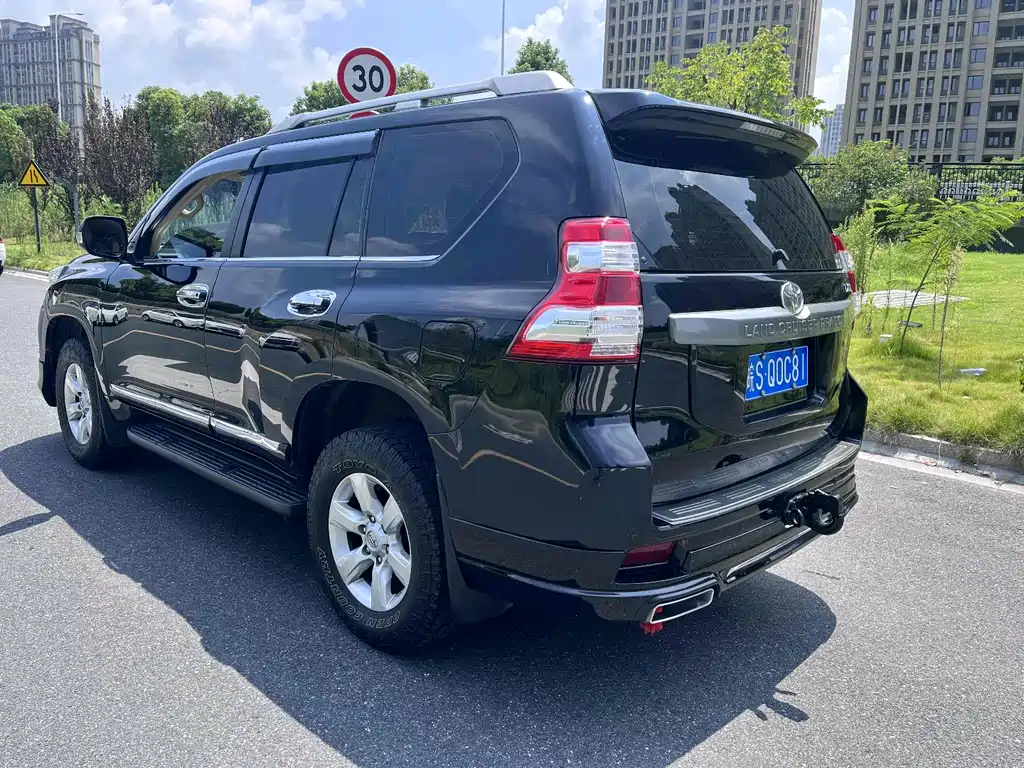 Toyota Prado 2015 — фото 6