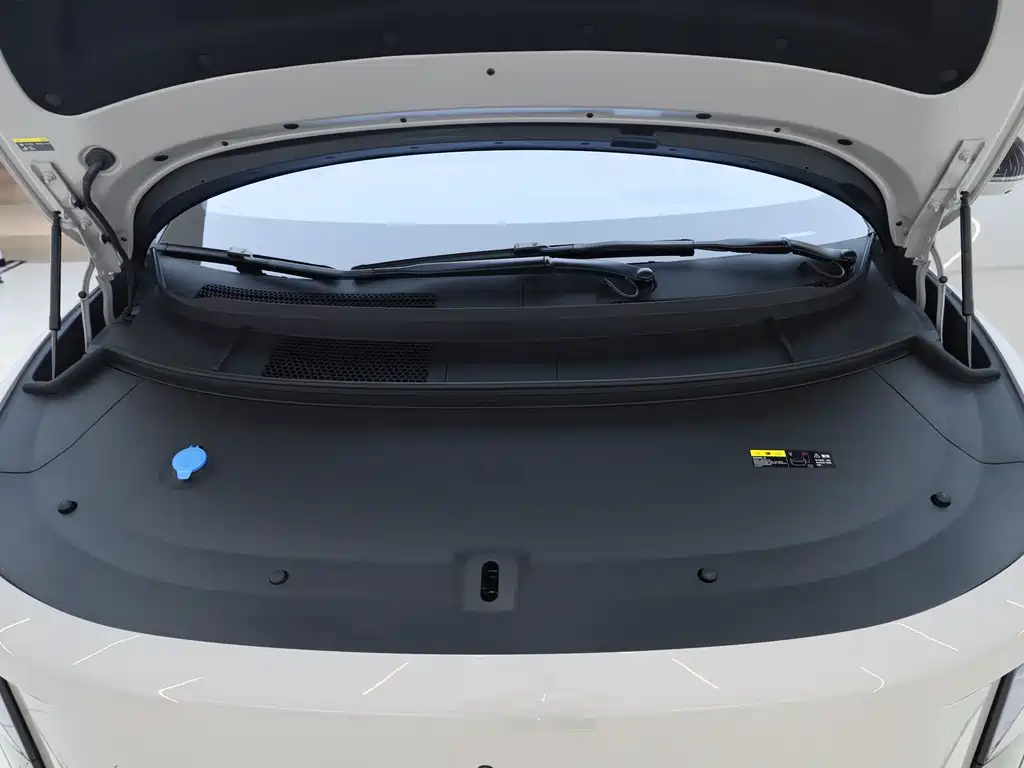 Li Auto i8 2025 — фото 19