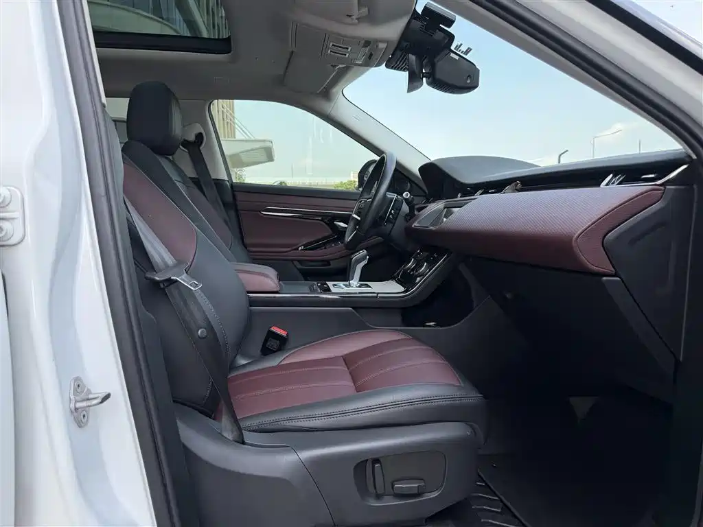 Land Rover Evoque 2023 — фото 28