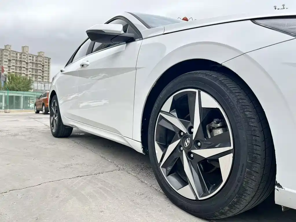 Hyundai Elantra 2021 — фото 14