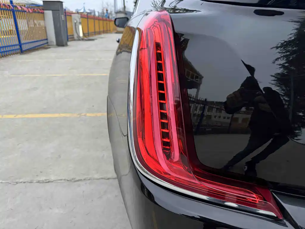 Cadillac XTS 2018 — фото 12