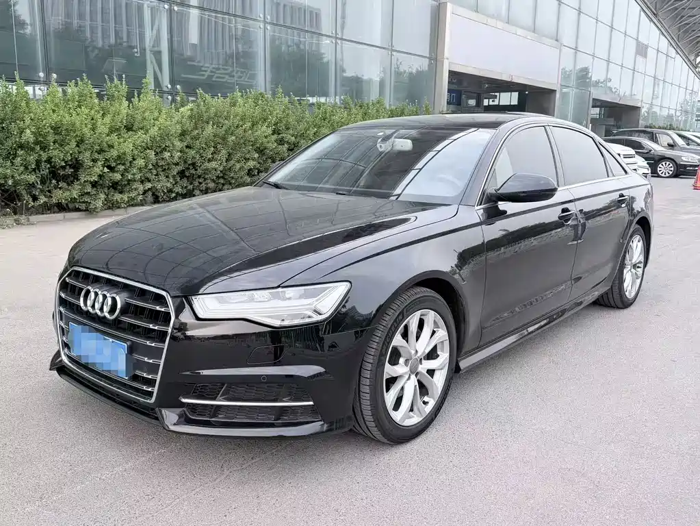 Audi A6L 2018 — фото 1