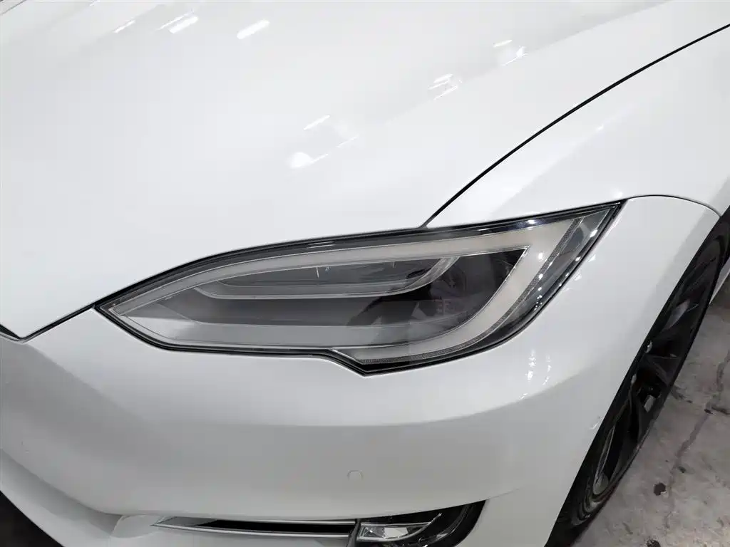 Tesla Model S 2018 — фото 7