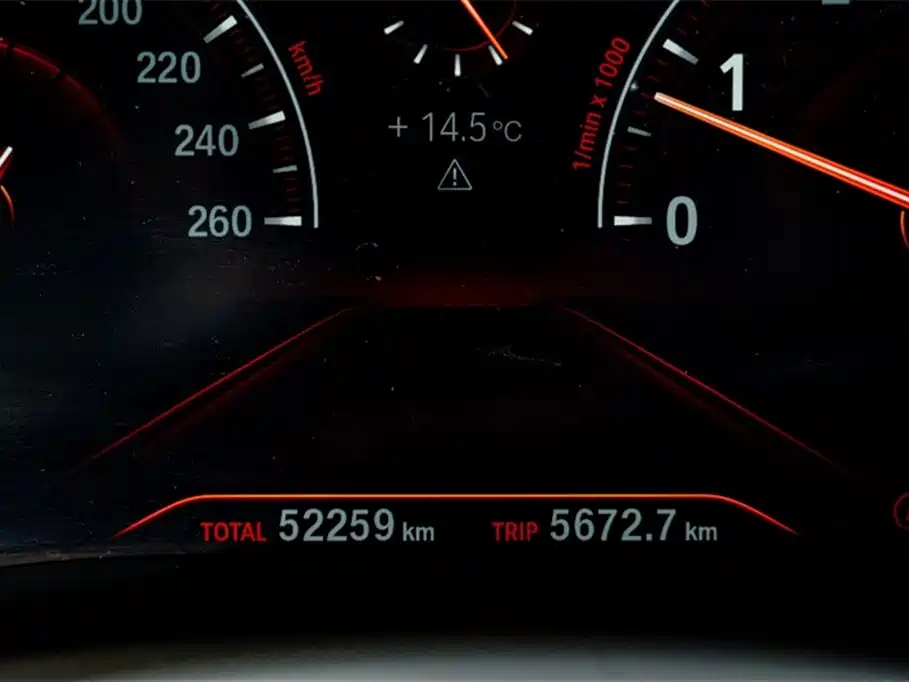 BMW 5 Series 2019 — фото 17