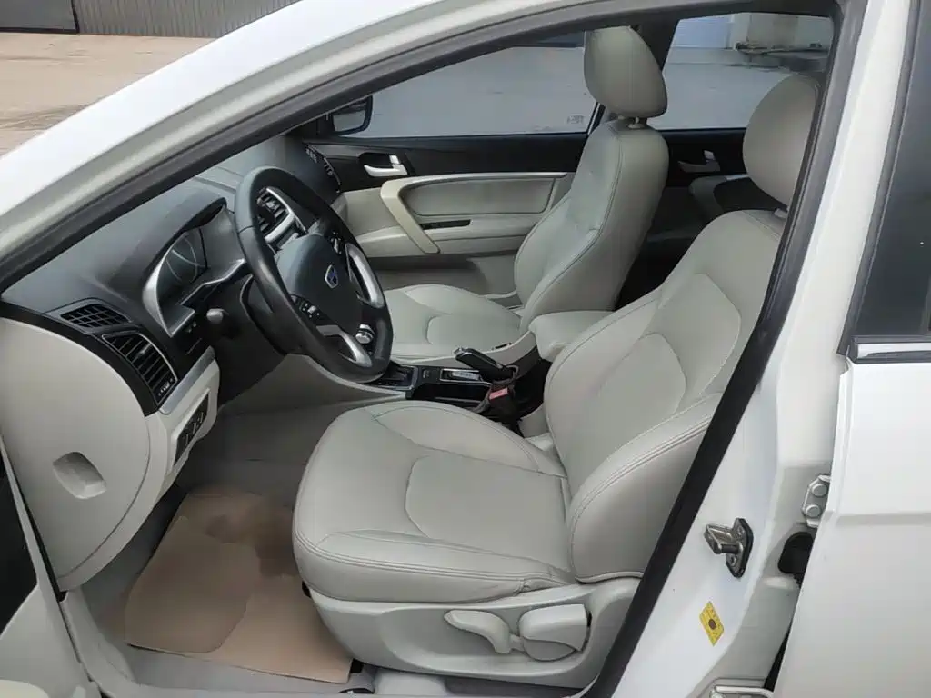 Geely Emgrand 2015 — фото 15