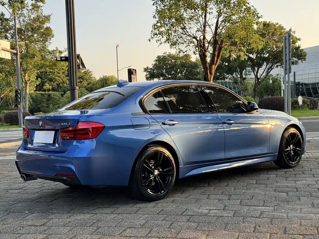 BMW 3 Series 2018 — фото 4