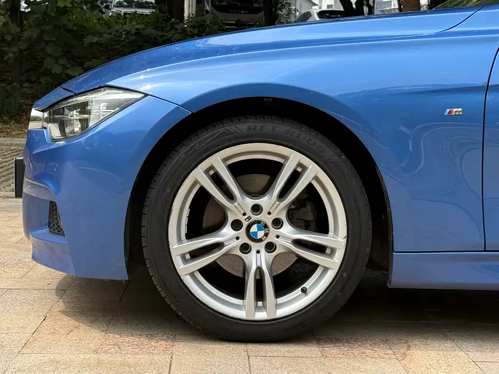 BMW 3 Series 2018 — фото 17