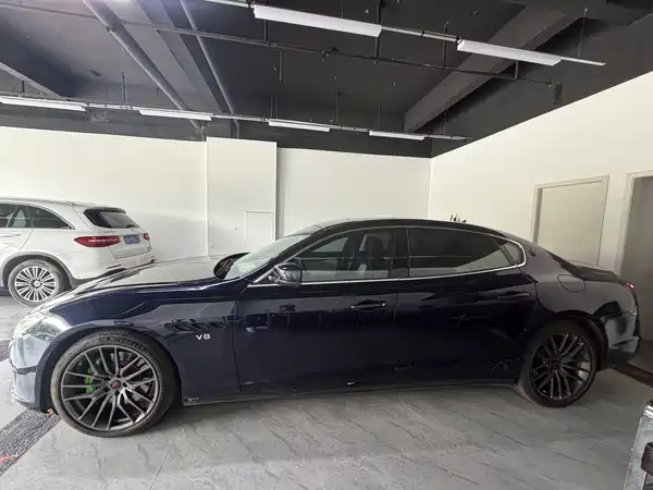 Maserati Quattroporte 2015