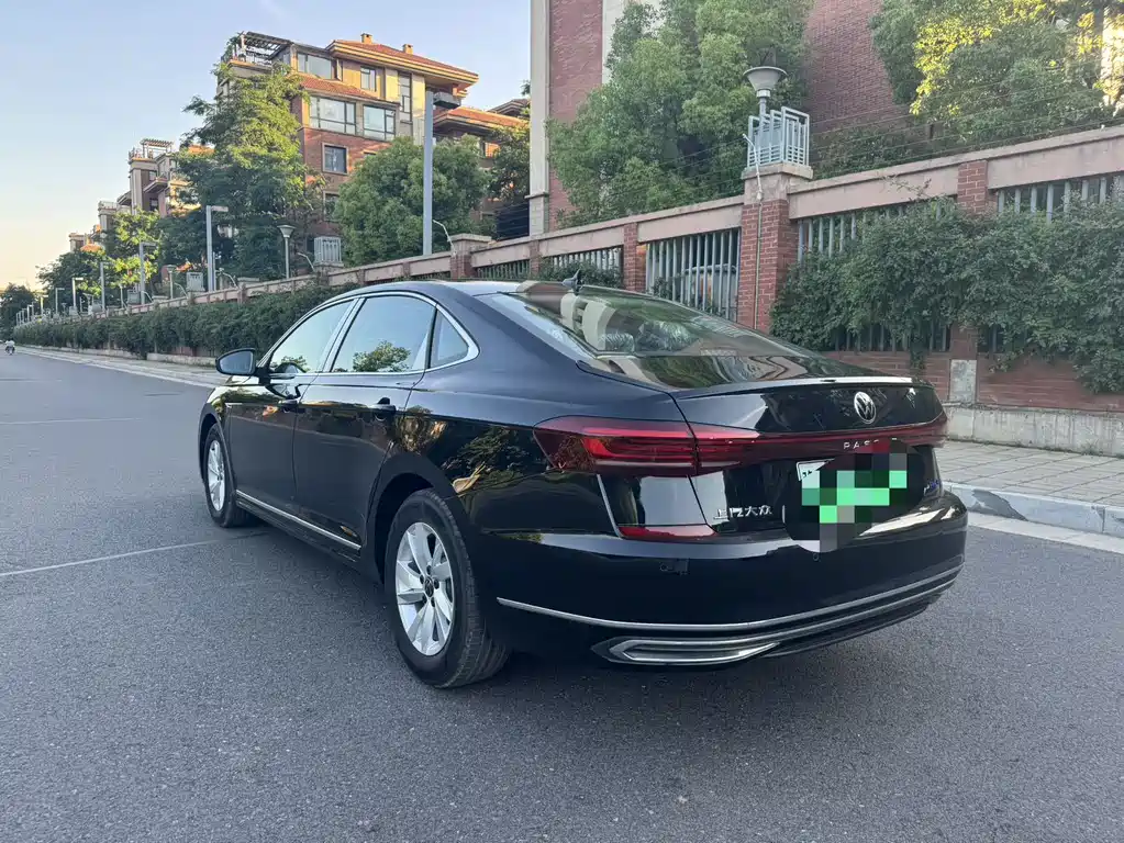 Volkswagen Passat PHEV 2025 — фото 11