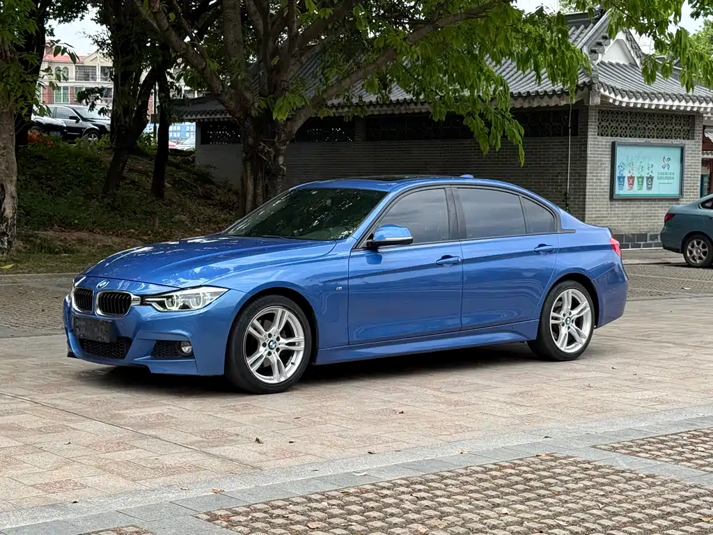 BMW 3 Series 2017 — фото 1