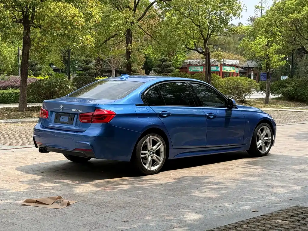 BMW 3 Series 2017 — фото 12