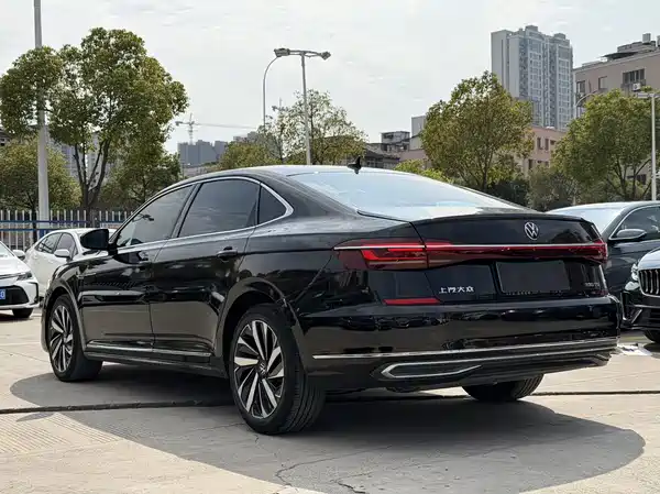 Volkswagen Passat 2022
