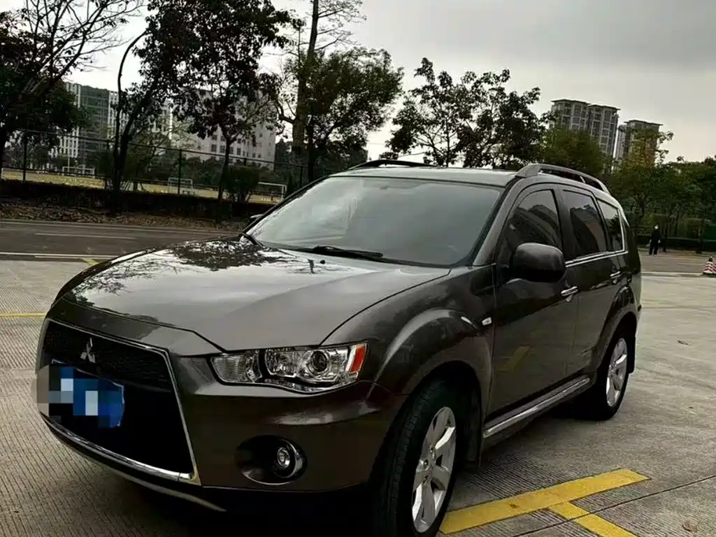 Mitsubishi Outlander 2012
