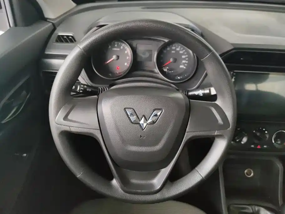 Wuling Hongguang 2020 — фото 15