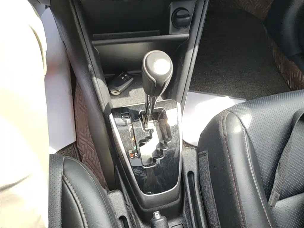 Toyota Yaris L 2020 — фото 14