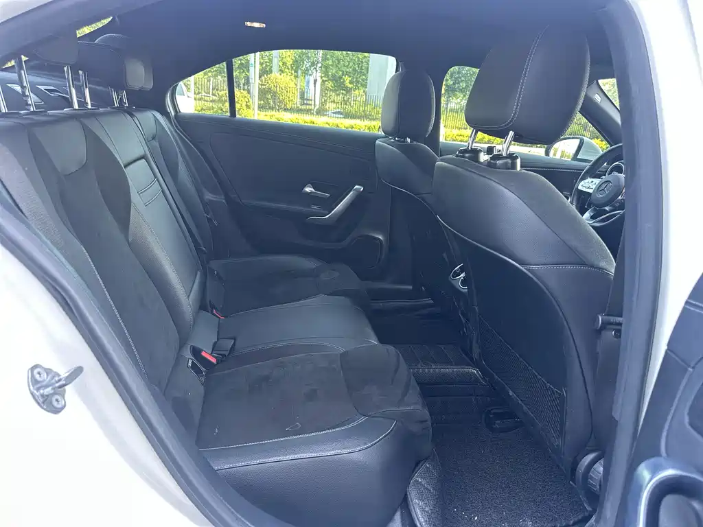 Mercedes-Benz A-Class 2019 — фото 13